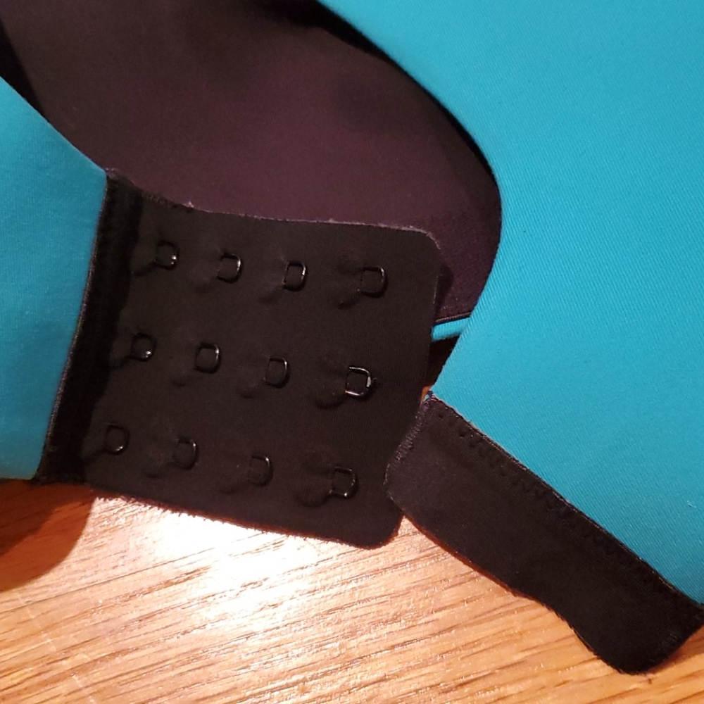 Lululemon Sports Bra - Picture 4 of 6